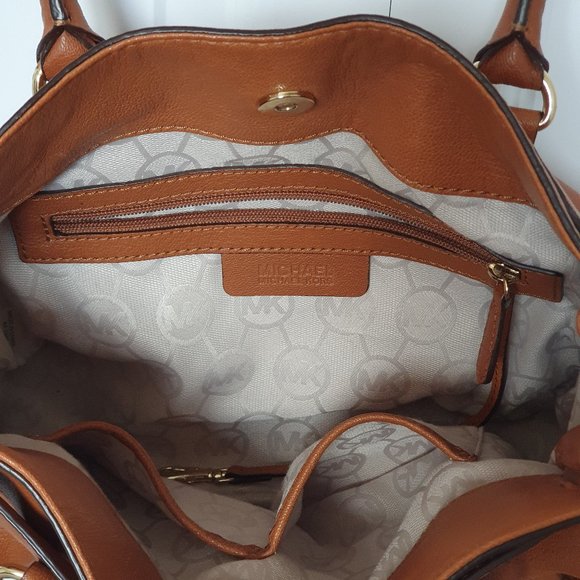 Michael Kors Hamilton Saffiano Medium Satchel - with dust bag (EUC) - Picture 5 of 5